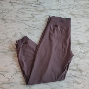Vuori Large Daily Jogger